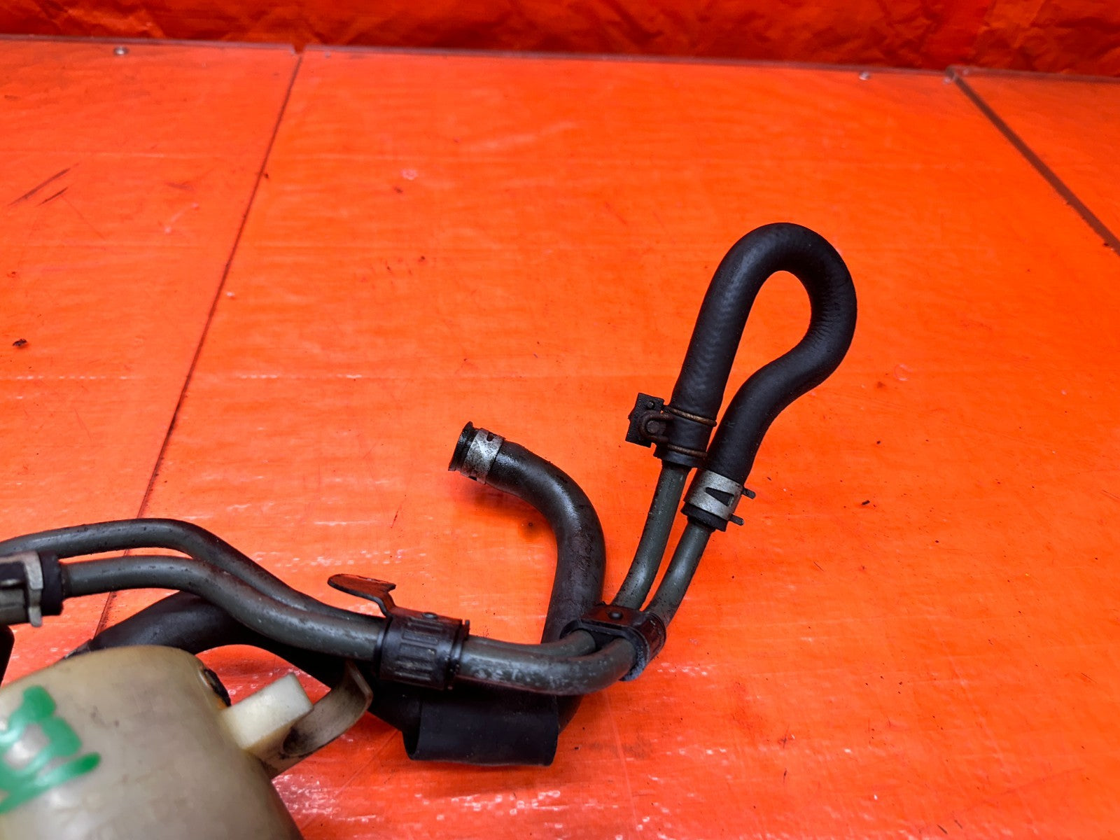 94 01 ACURA INTEGRA POWER STEERING FLUID RESERVOIR TANK AND LINES OEM #3314
