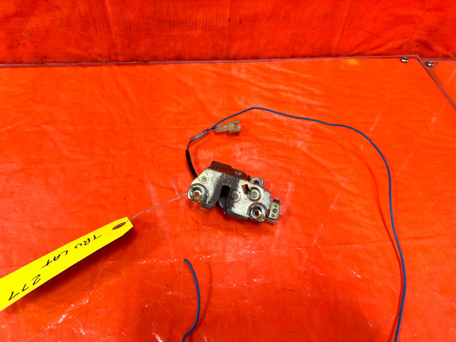 88 91 HONDA CRX   TRUNK LID LATCH LOCK ACTUATOR   OEM FACTORY #2776