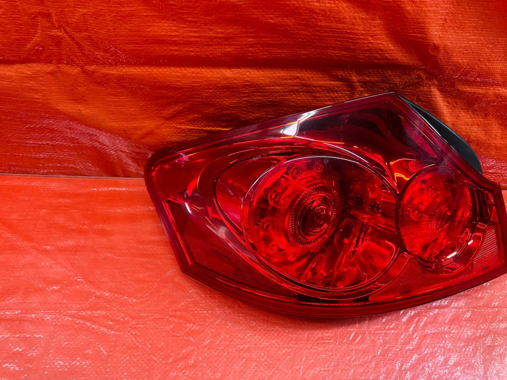 07 13 INFINITI G35 G37 SEDAN   DRIVER LEFT OUTER TAIL LIGHT LAMP   OEM #1927
