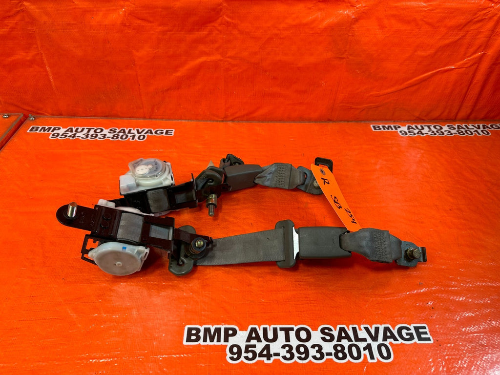 02 06 ACURA RSX TYPE S & BASE   REAR SEAT BELT SET LEFT RIGHT TAN GRAY OEM #2546