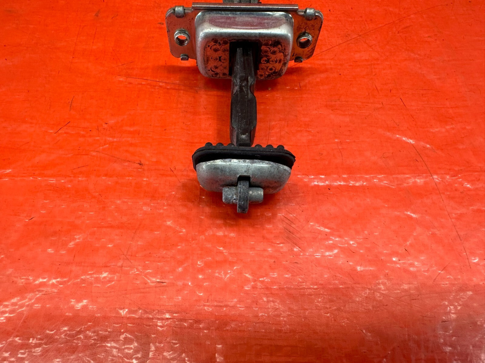 00 09 HONDA S2000   DRIVER LEFT FRONT DOOR CHECKER HINGE ARM STOPPER   OEM #2252