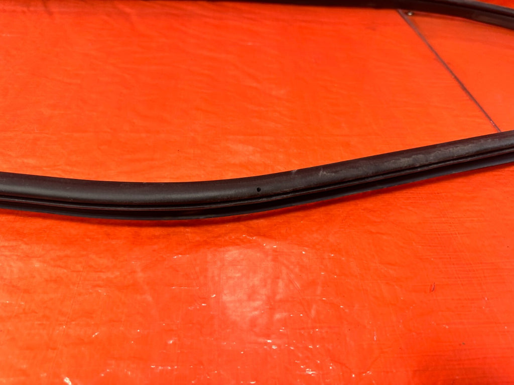 13 SUBARU IMPREZA WRX WAGON CHASSIS TO DOOR OPEN TRIM RUBBER STRIP RIGHT FRONT9
