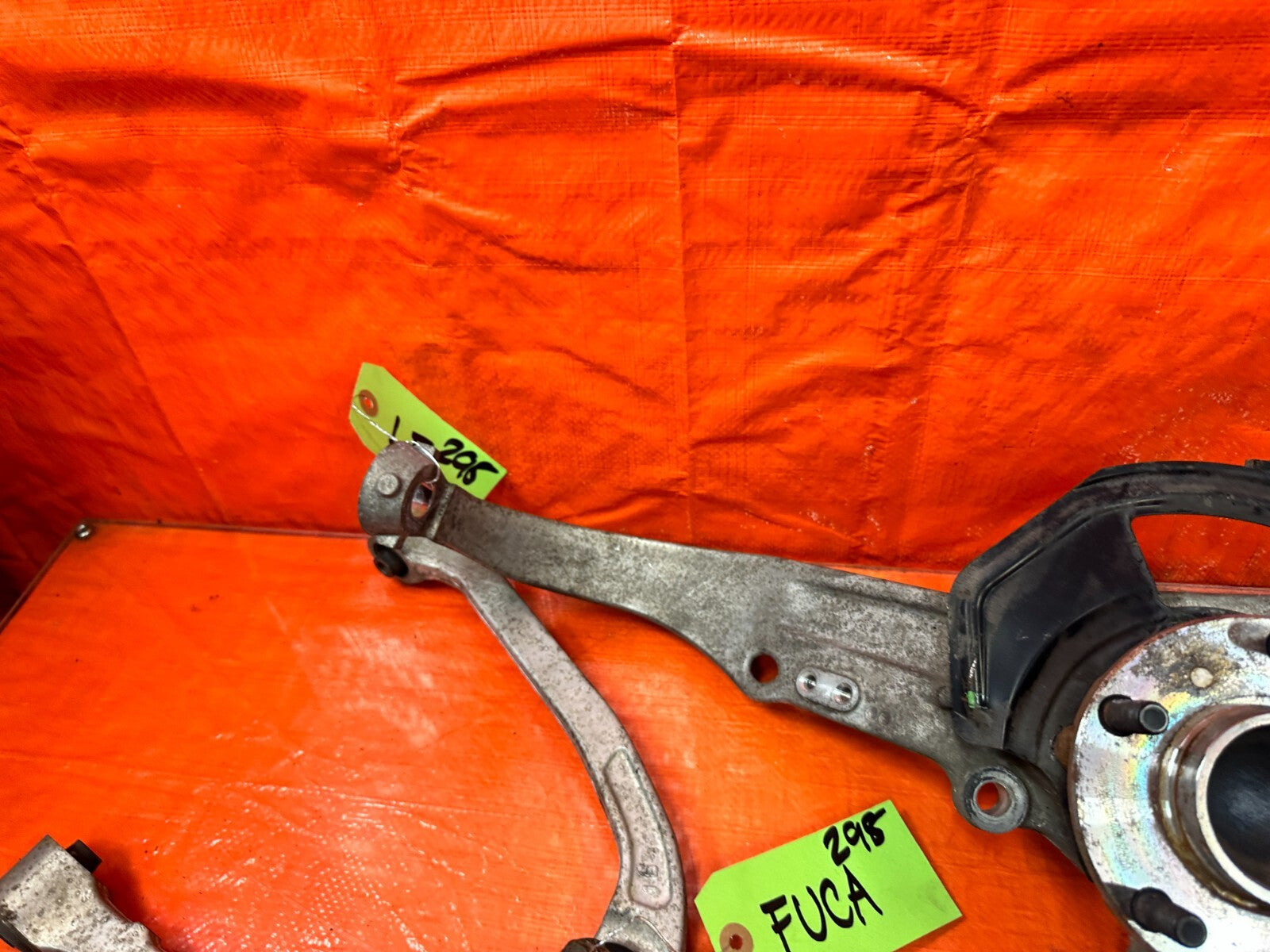 03 07 INFINITI G35 COUPE LEFT FRONT SPINDLE KNUCKLE HUB W/ ALL CONTROL ARMS 2982