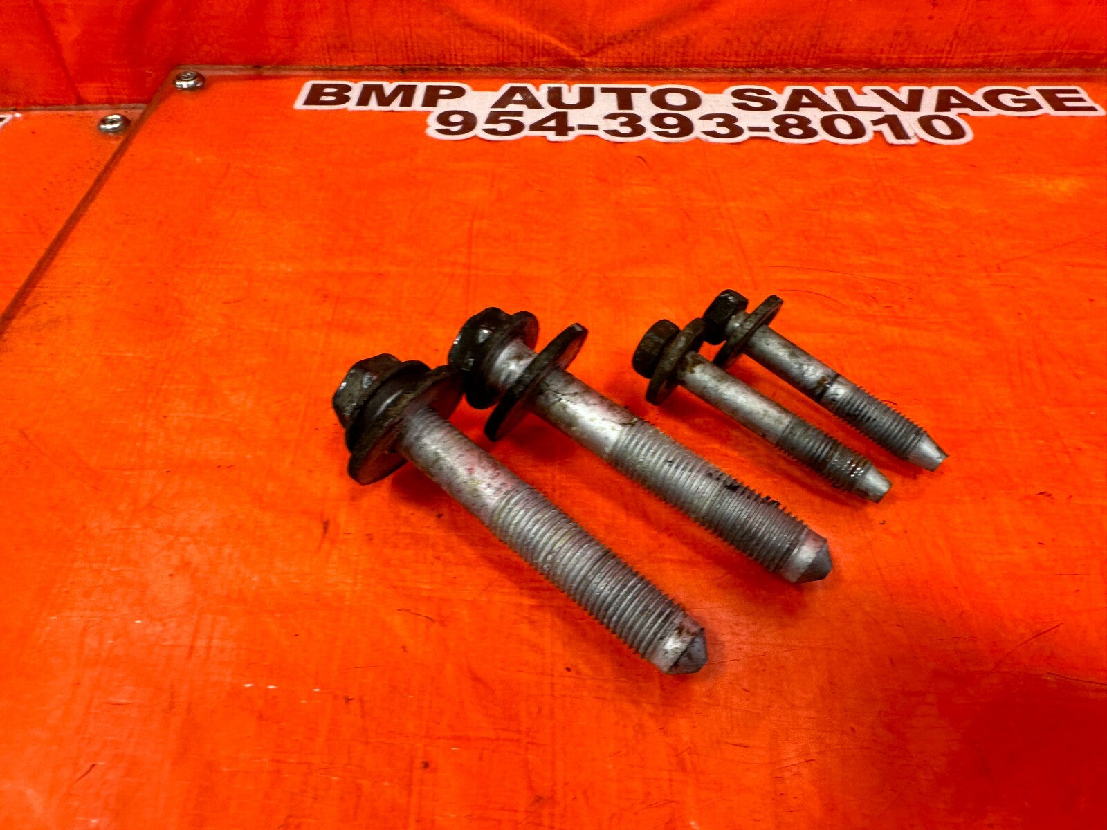 00 05 TOYOTA CELICA   REAR SUBFRAME CROSSMEMBER CARRIER BOLTS HARDWARE OEM #2505