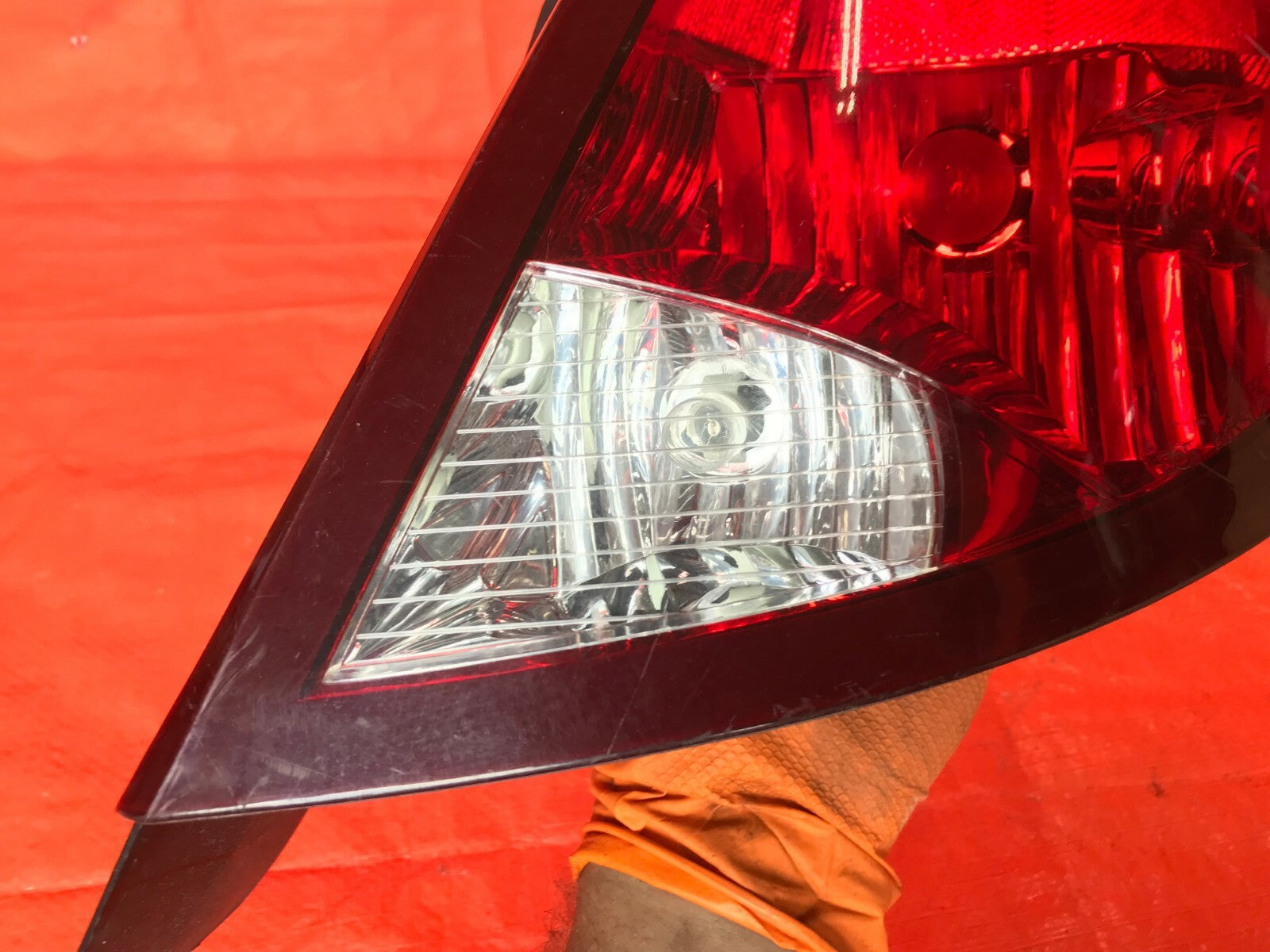 OEM 2003 2004 03 04 SATURN ION 4 DOOR SEDAN PASSENGER RIGHT TAIL LIGHT LAMP  1