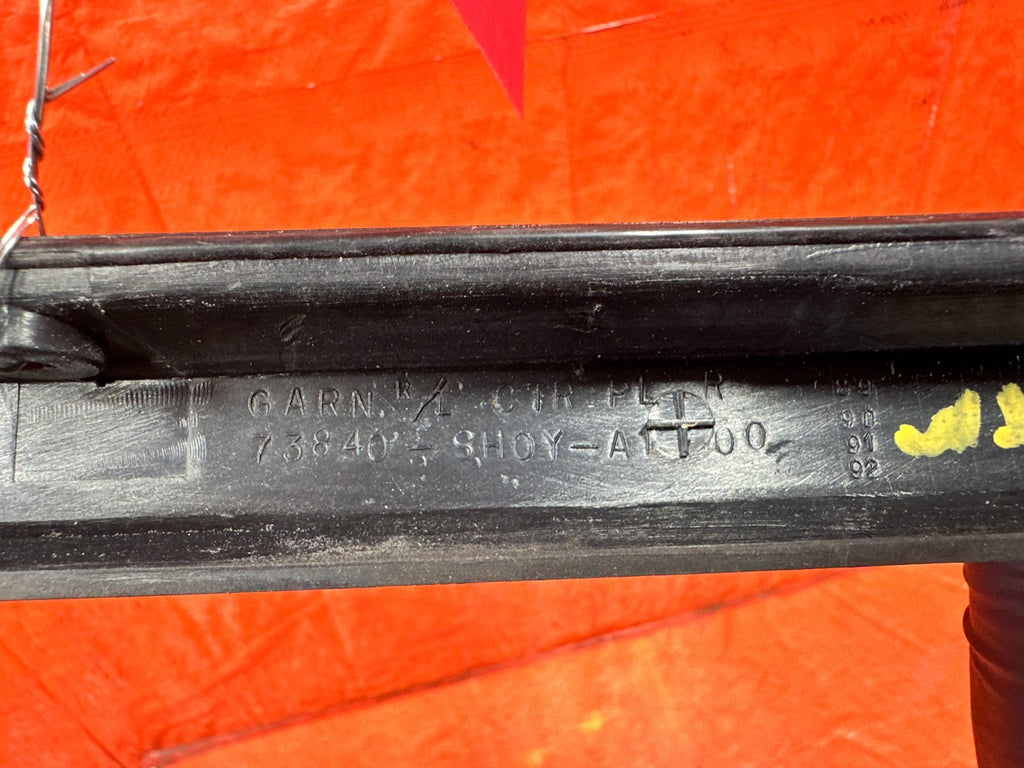 90 91 HONDA CIVIC HATCHBACK   RIGHT CENTER PILLAR TRIM    73840 SH0 A10  OEM 3251