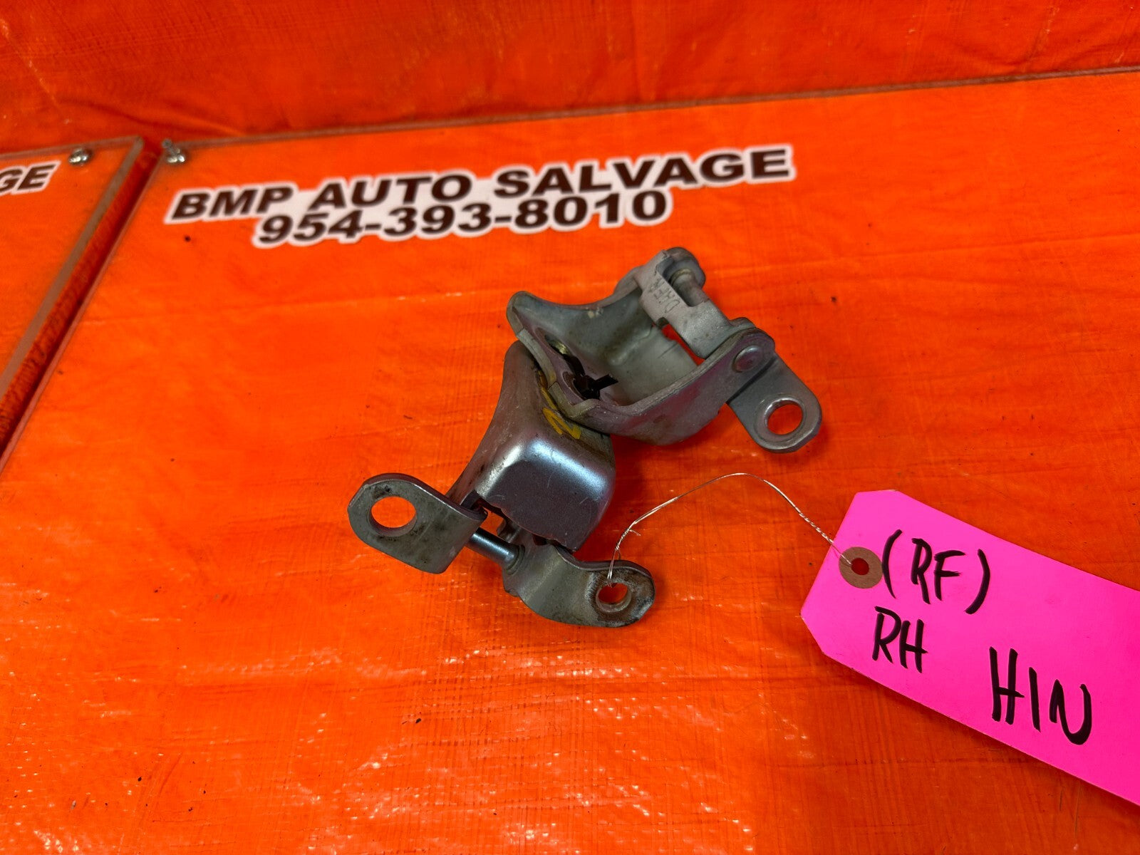 04 08 ACURA TSX   PASSENGER RIGHT FRONT DOOR HINGE SET UPPER LOWER   OEM #2556