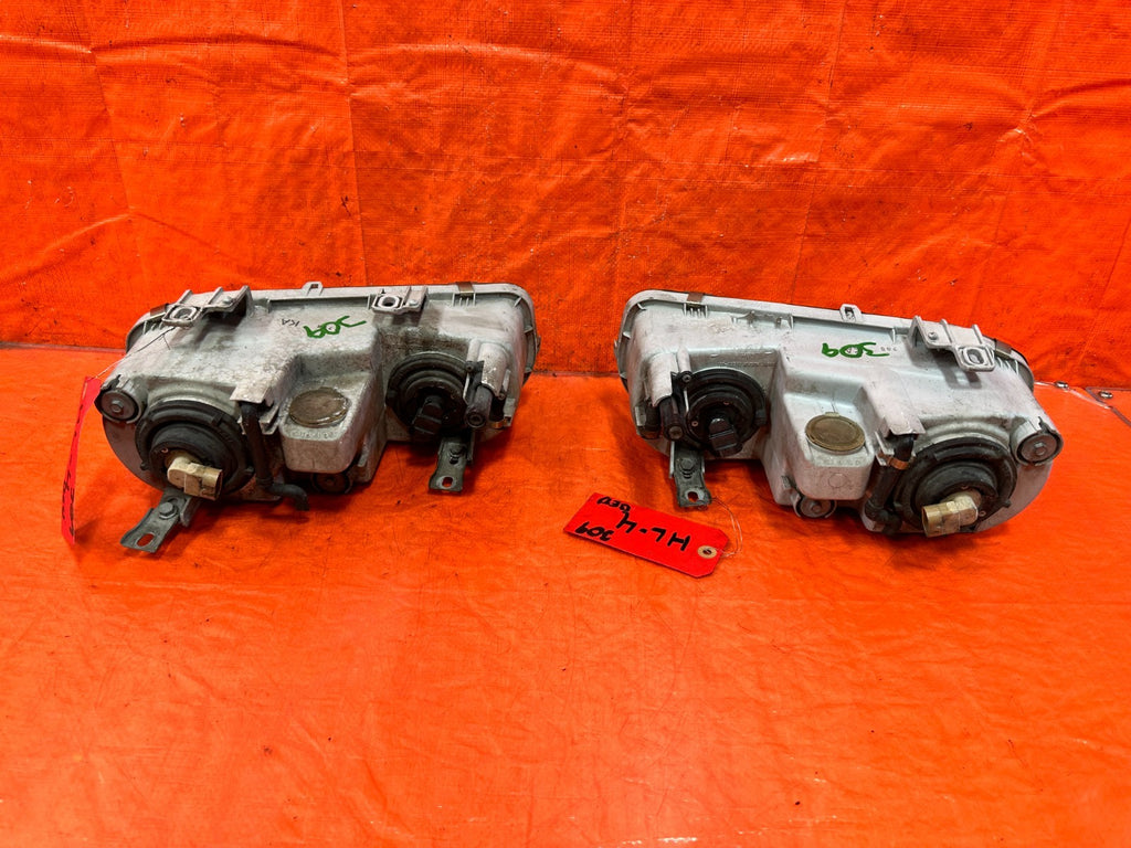 94 97 ACURA INTEGRA HEADLIGHTS HEADLAMPS   LEFT AND RIGHT HEADLIGHT SET OEM 30910