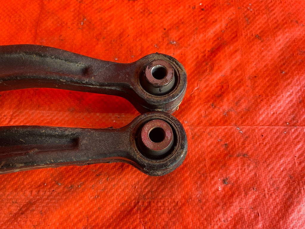 90 91 HONDA CRX   BASE ONLY!   REAR LOWER CONTROL ARM SET ARMS LEFT RIGHT OEM 614