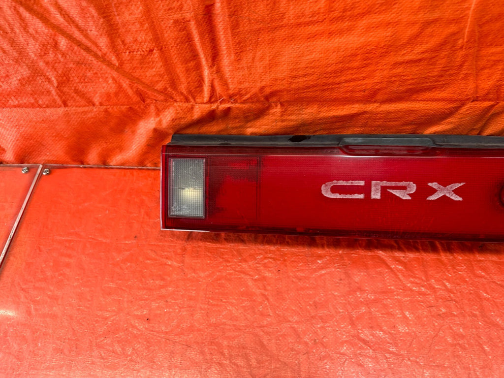 88 89 HONDA CRX   CENTER TAIL LIGHT MIDDLE TAIL LAMP   OEM FACTORY #243 15