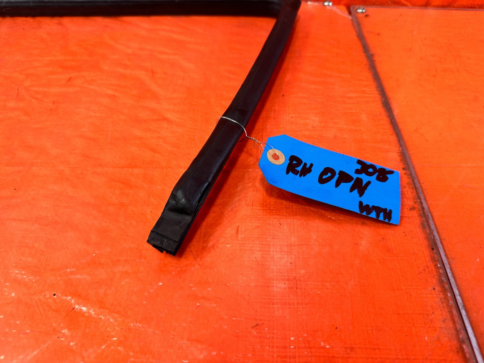 02 05 HONDA CIVIC SI EP3 HATCH DOOR TO CHASSIS OPEN TRIM WEATHER STRIP OEM #3081