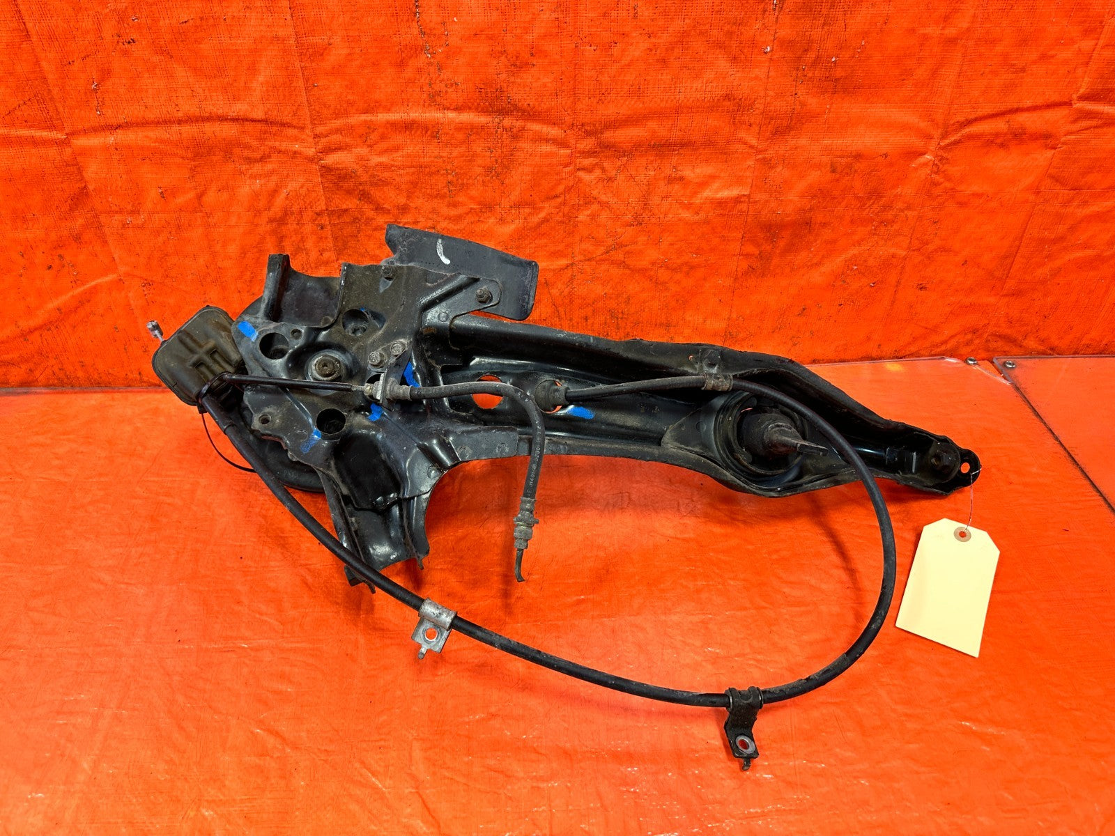 90 91 HONDA CIVIC HATCHBACK   PASSENGER RIGHT REAR TRAILING ARM LOWER ARM   3257