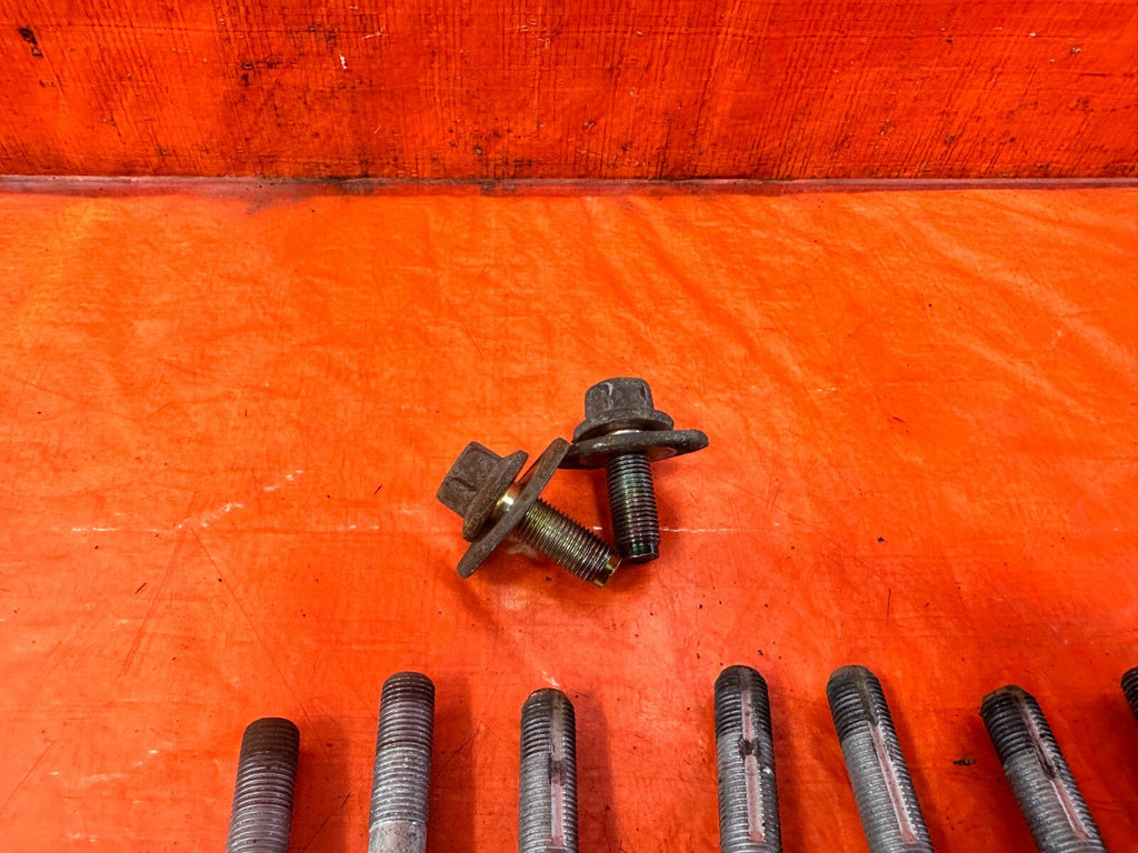 03 07 INFINITI G35 COUPE   REAR TRAILING ARM SPINDLE CAMBER CASTER BOLTS OEM 2986