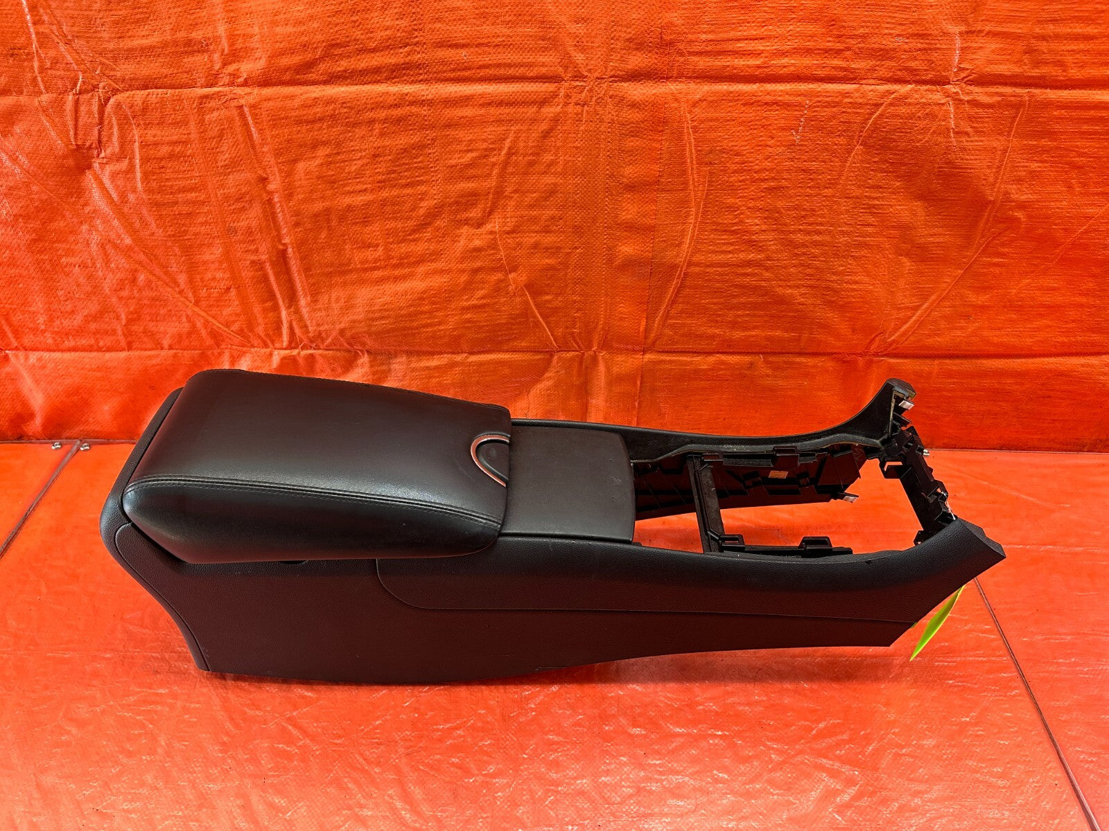 09 13 INFINITI G37 SEDAN   ARM REST / CENTER CONSOLE STORAGE COMPARTMENT OEM 2380