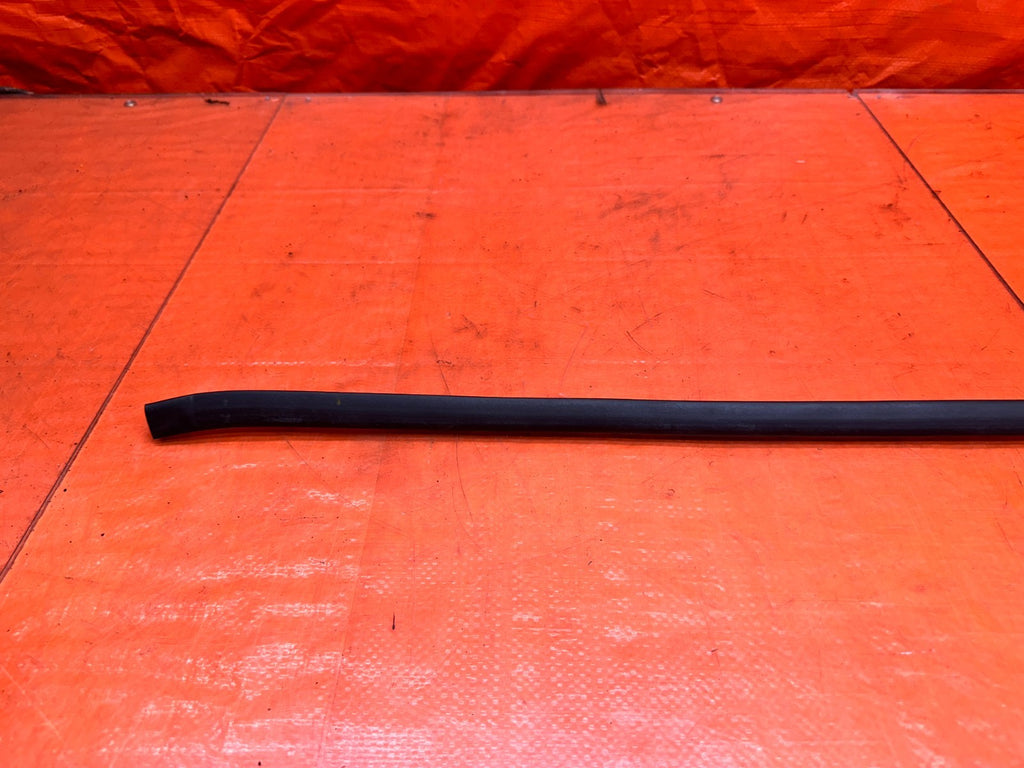 92 96 HONDA PRELUDE RIGHT FRONT LOWER DOOR WEATHERSTRIP OEM #3326