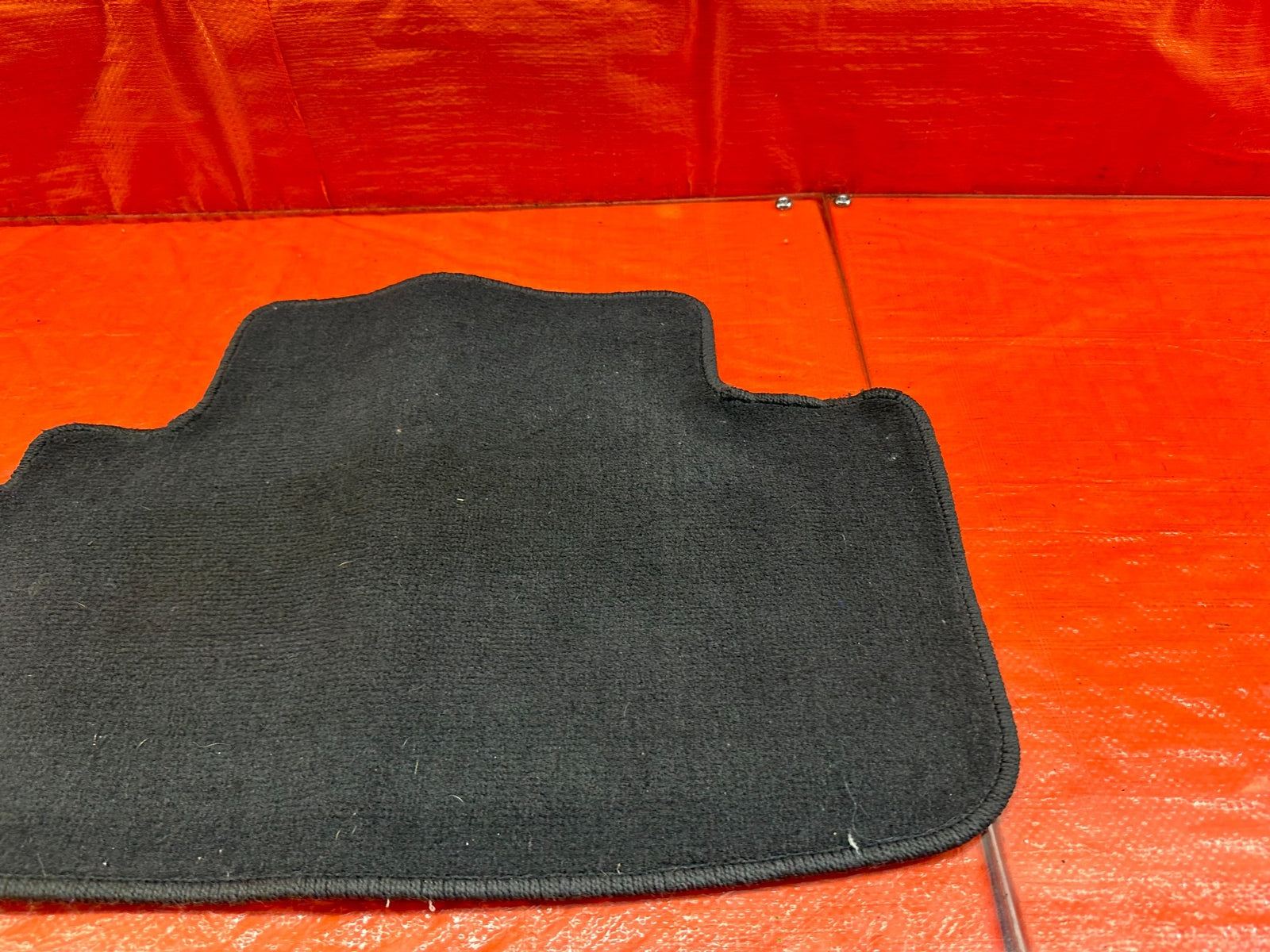 02 05 HONDA CIVIC SI EP3 HATCHBACK   REAR FLOOR MAT CARPET RUG   OEM FACTORY 2135