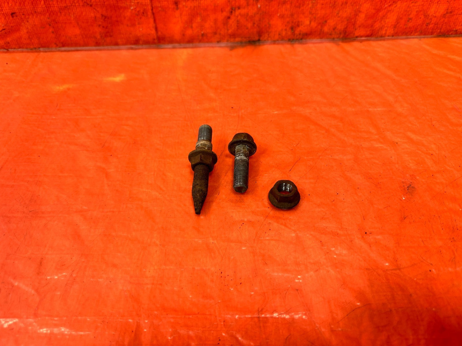 02 06 ACURA RSX   MANUAL TRANSMISSION   DRIVER LEFT MOUNT BOLTS HARDWARE   #3062