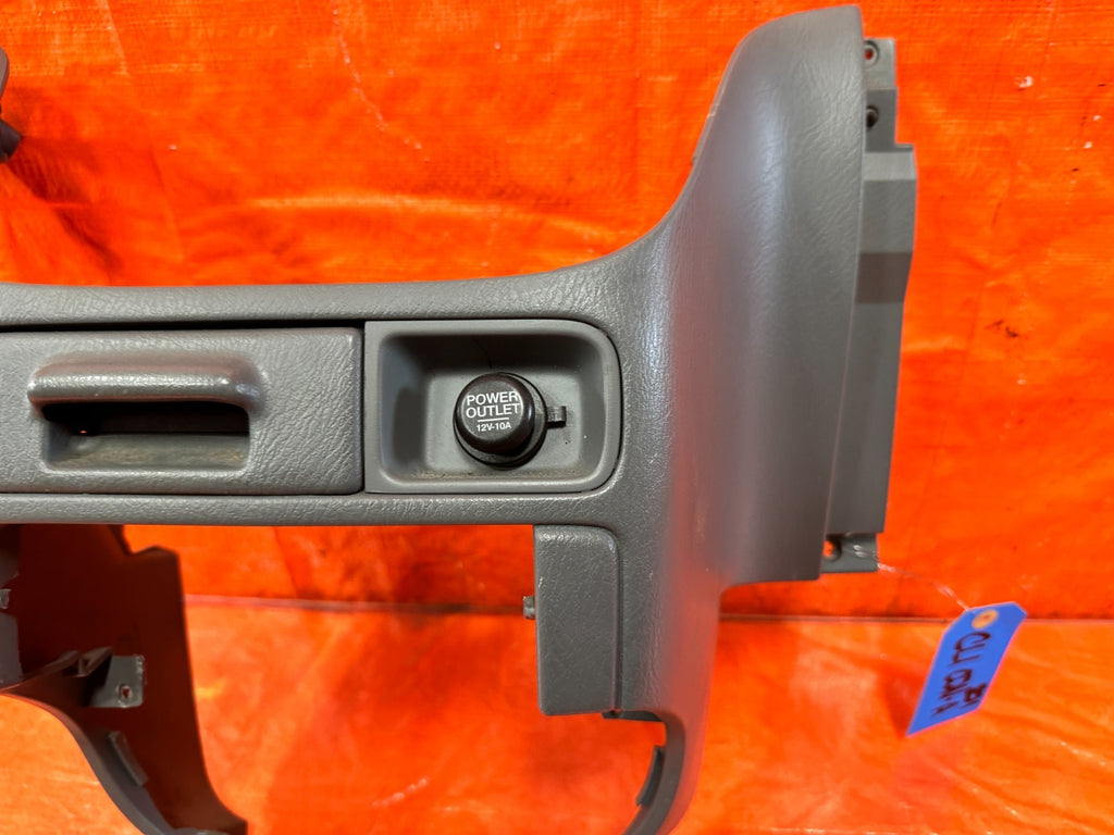 97 98 HONDA CR V CRV   DASHBOARD MOUNTED CENTER CONSOLE ASH TRAY 12V OEM 3015
