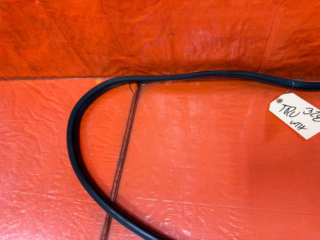 08 15 INFINITI G37 Q60    2D COUPE REAR TRUNK WEATHER STRIP GASKET SEAL OEM 3287