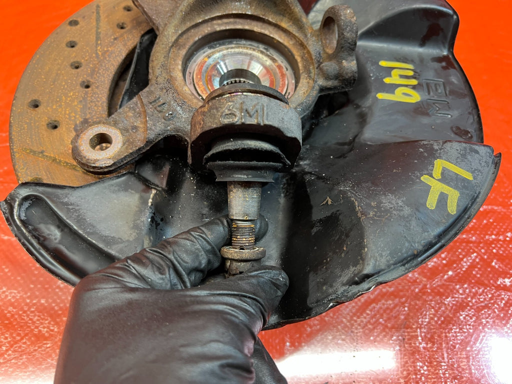 02 04 ACURA RSX TYPE S   DRIVER LEFT FRONT SPINDLE KNUCKLE HUB   OEM OE #1497