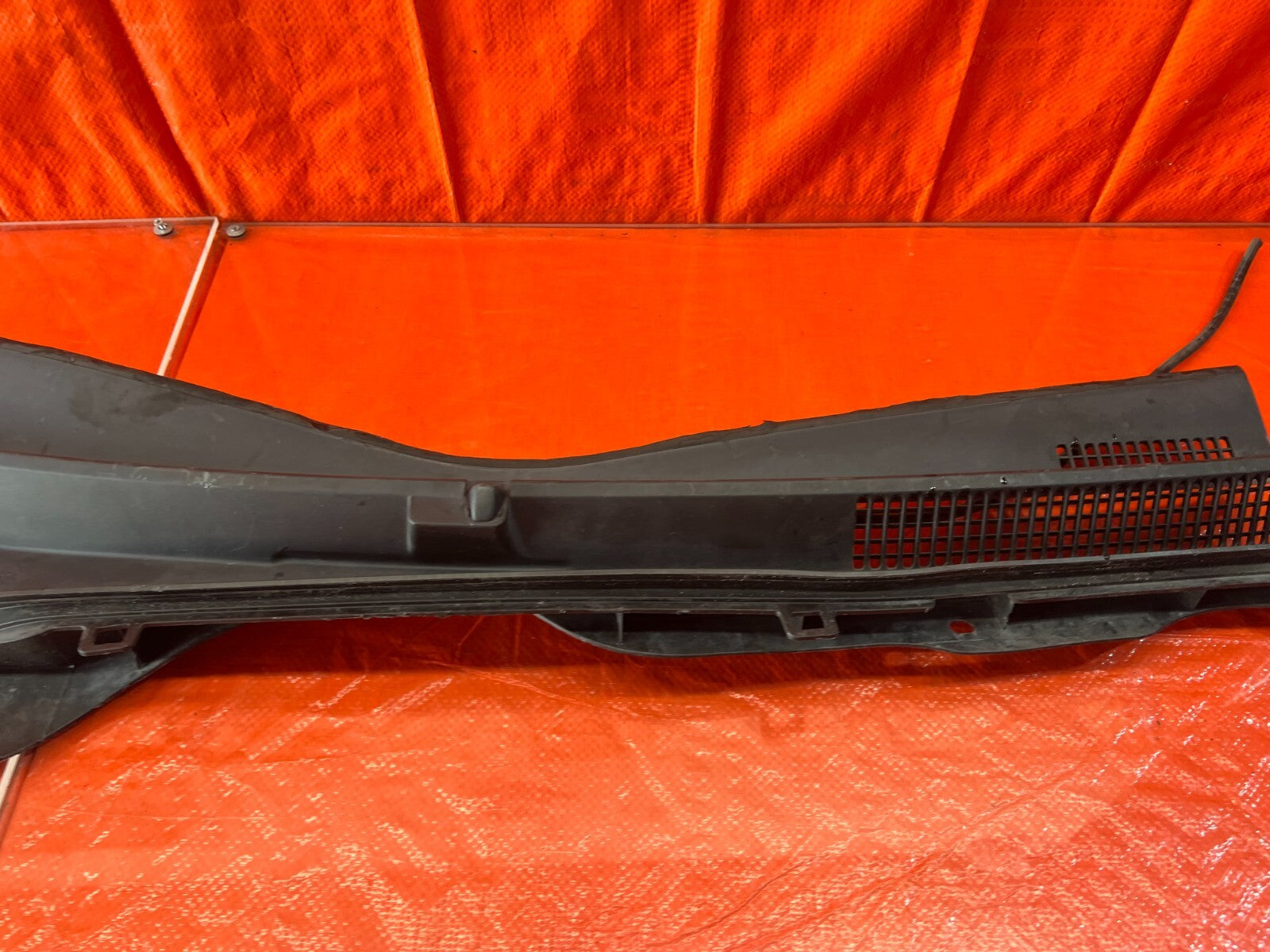 04 08 ACURA TL   WIPER COWL TRIM   PASSENGER RIGHT SIDE   OEM FACTORY #1376