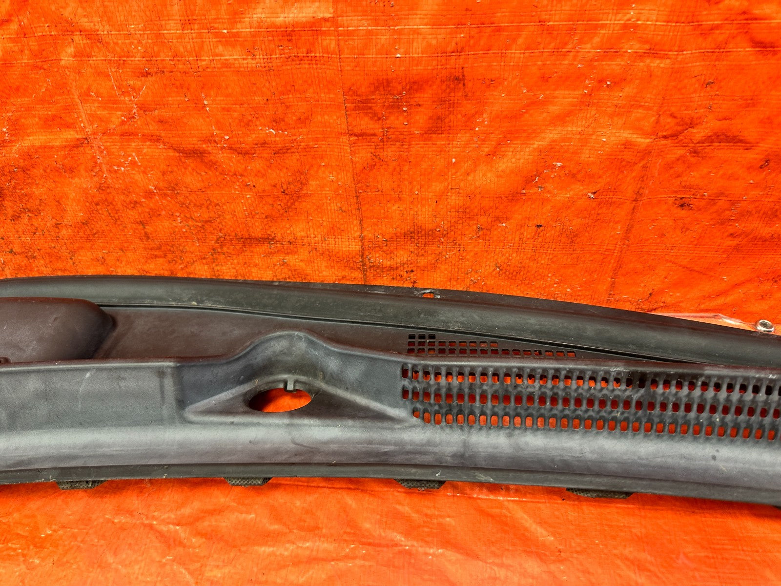 13 16 HYUNDAI GENESIS 2D COUPE   WINDSHIELD WIPER COWL   86150 2M000   OEM #32513