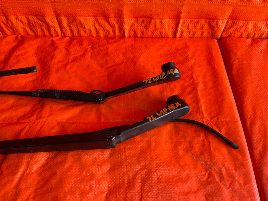 18 21 SUBARU CROSSTREK   WINDSHIELD WIPER ARMS WIPER ARM SET LEFT RIGHT OEM #722