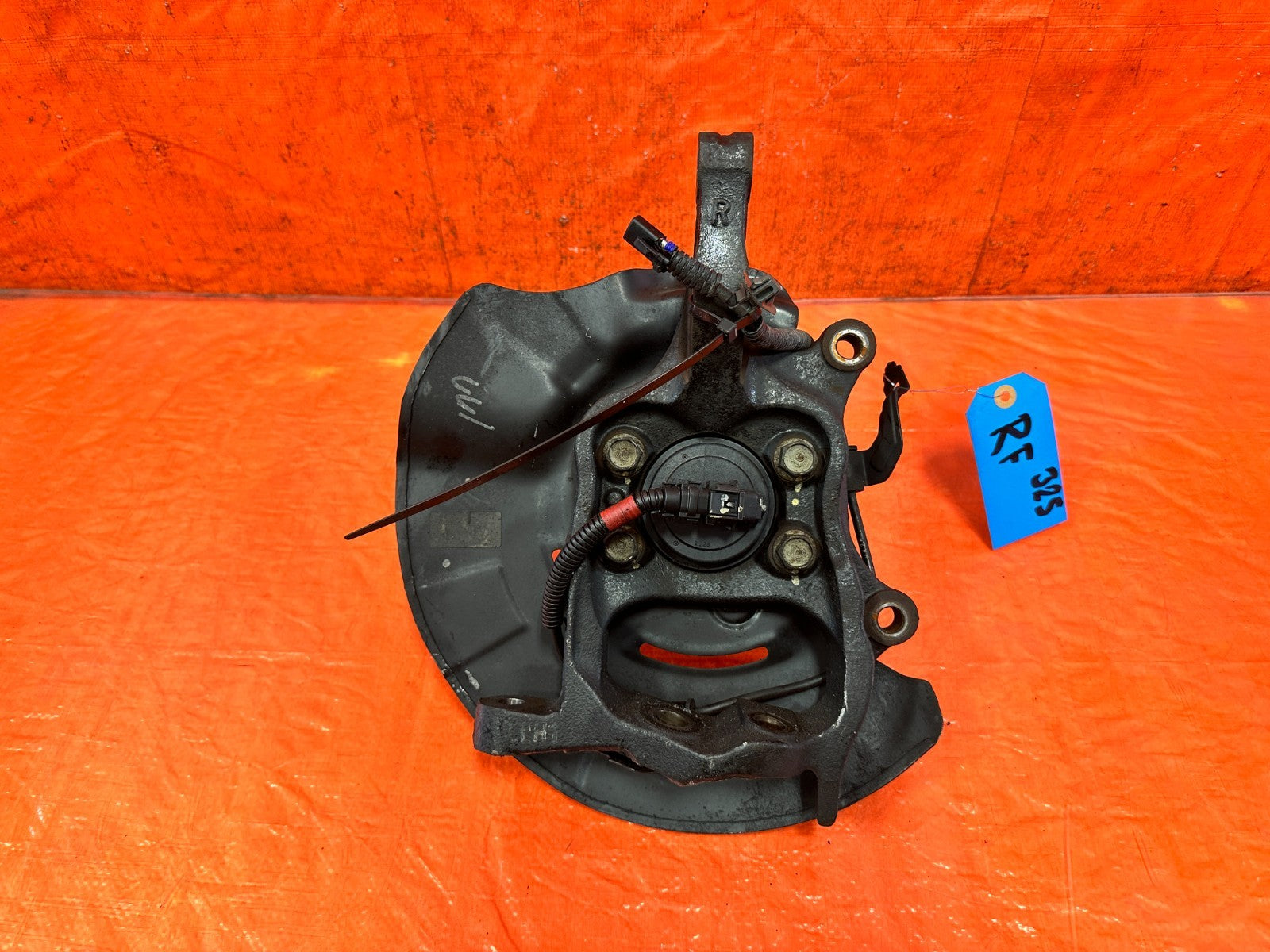 13 16 HYUNDAI GENESIS COUPE   PASSENGER RIGHT FRONT SPINDLE KNUCKLE HUB OEM 3254