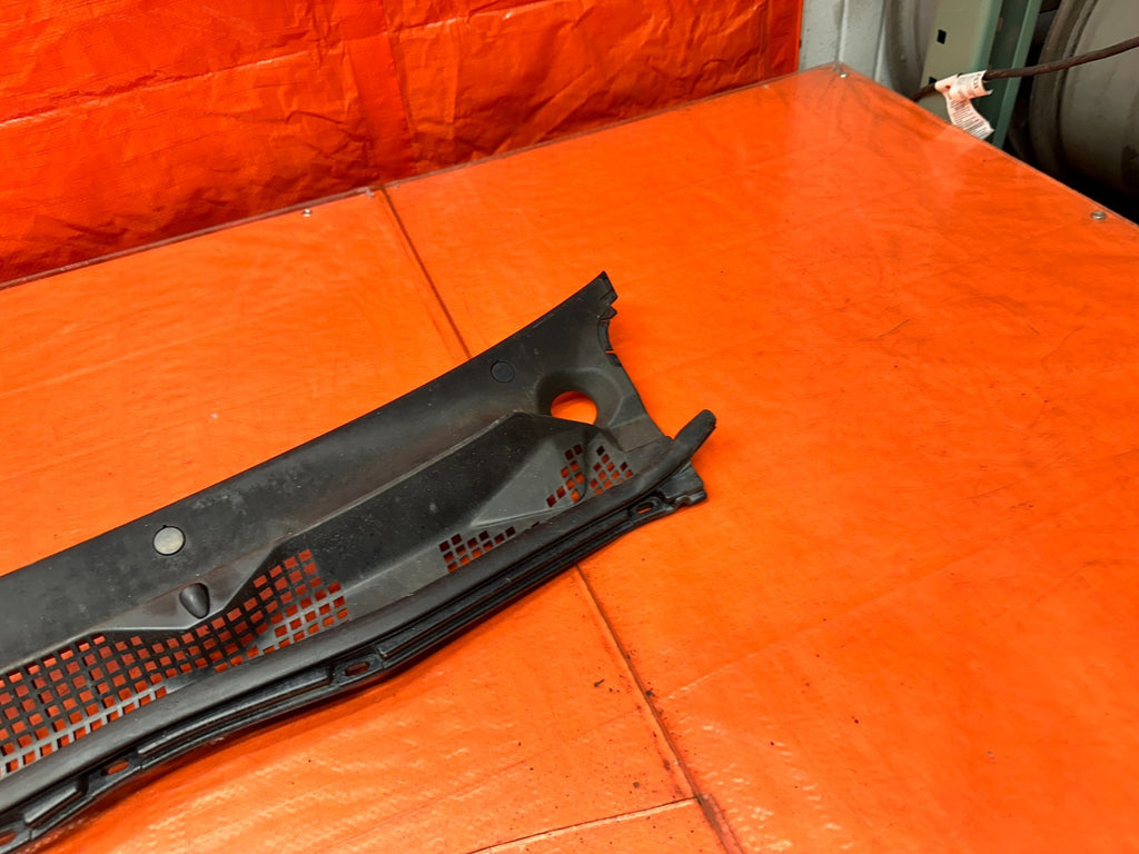 94-01 ACURA INTEGRA FRONT WINDSHIELD WIPER COWL GRILLE TRIM OEM #3404