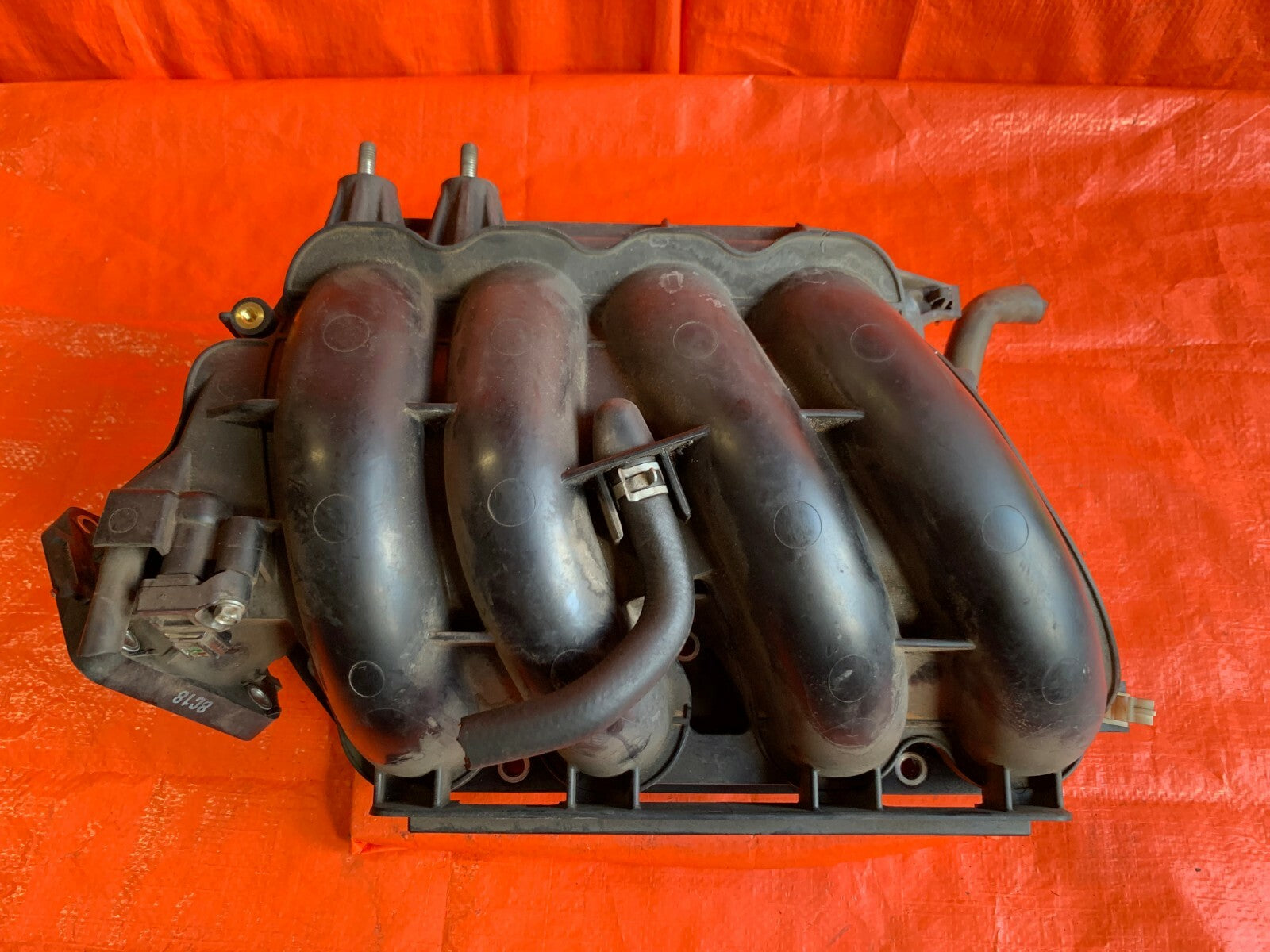 2009 09 ACURA TSX   K24Z3 UPPER INTAKE MANIFOLD   BLACK PLASTIC TOP PORTION4