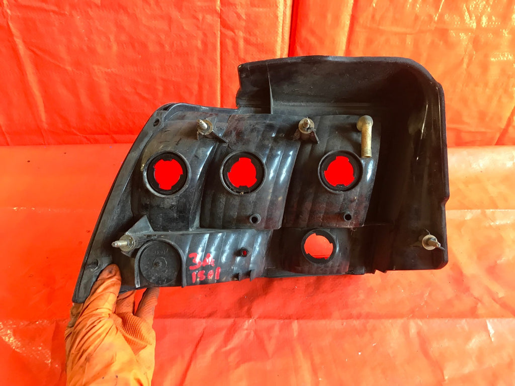 OEM 2004 04 FORD MUSTANG PASSENGER RIGHT TAIL LIGHT LAMP R RH  7