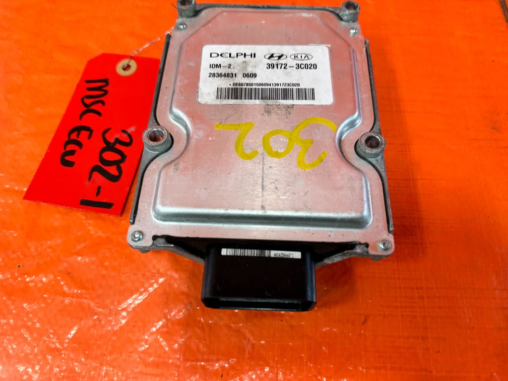 13 16 HYUNDAI GENESIS COUPE 3.8L   FUEL INJECTOR CONTROL MODULE 39172 3C020 #3021