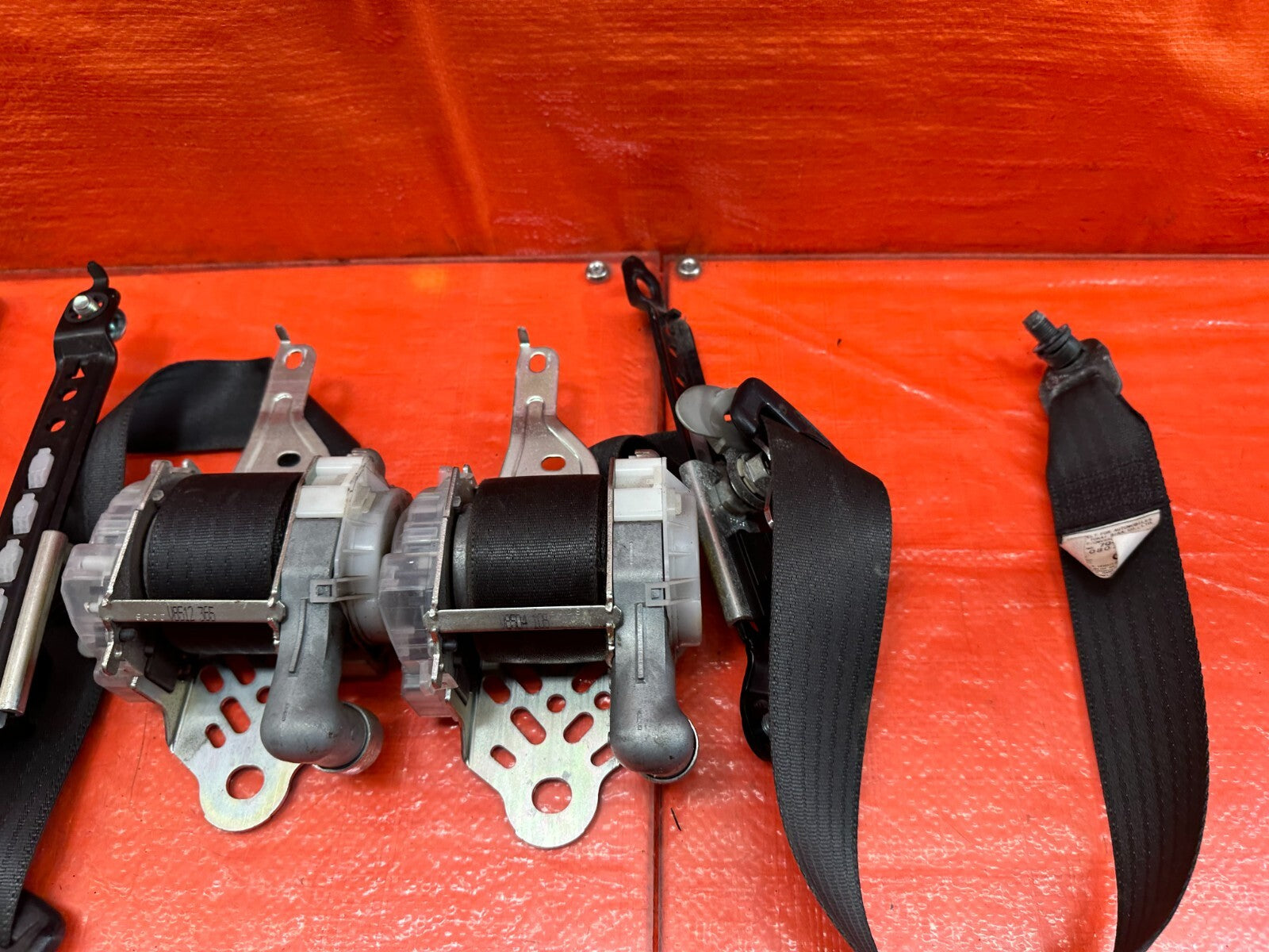 08 09 LANCER EVOLUTION X EVO 10   LEFT & RIGHT FRONT SEAT BELTS   OEM OE #2173