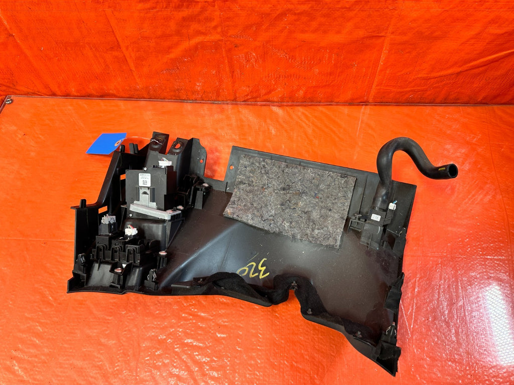 08 13 INFINITI G37 COUPE 2D   KNEE TRIM UNDER STEERING COLUMN LOWER COVER 3208