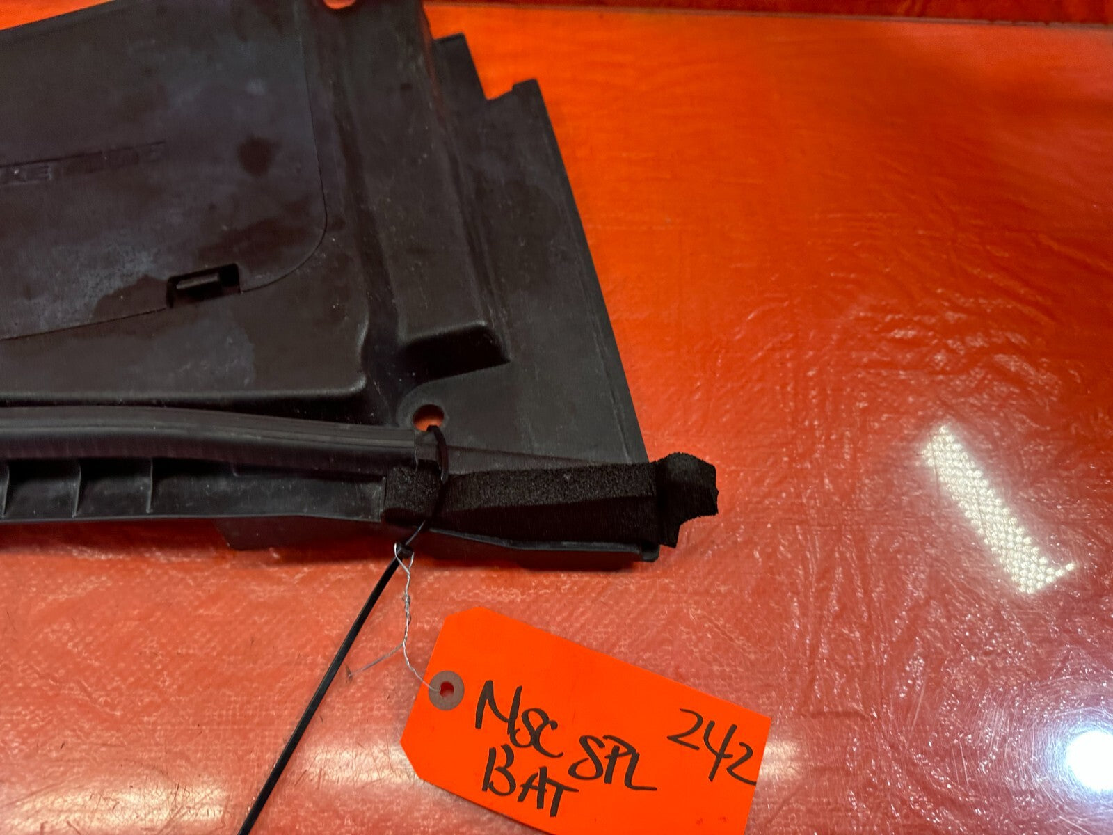 14 20 INFINITI Q50 Q60   BRAKE FLUID UNDER HOOD TRAY FRAME PLASTIC   OEM #2422