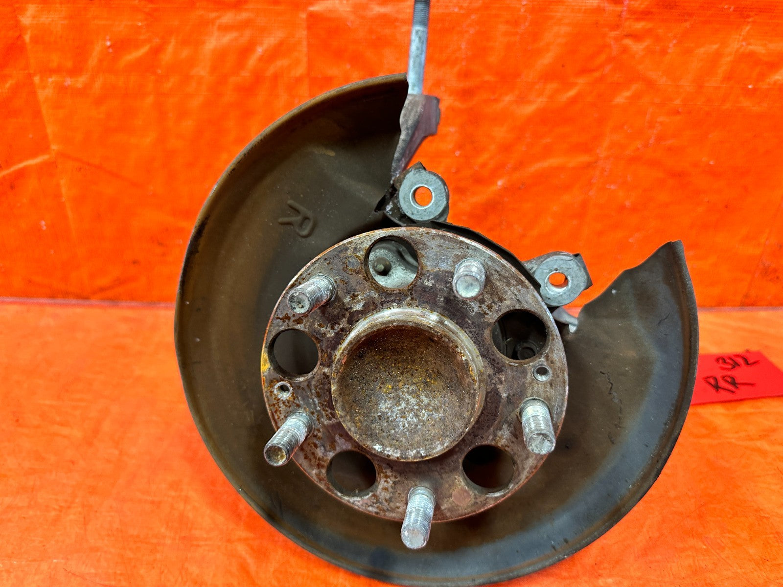 04 08 ACURA TSX   PASSENGER RIGHT REAR   SPINDLE KNUCKLE HUB  OEM OE 3121