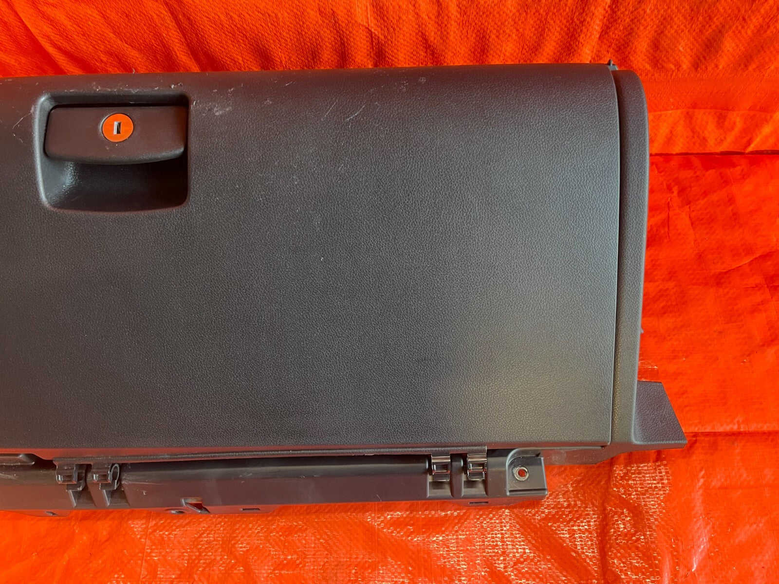 18 21 SUBARU CROSSTREK   GLOVE BOX   BLACK IN COLOR   HAS SOME SCUFFS   OEM #726