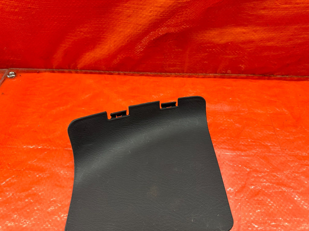 96 00 HONDA CIVIC   HATCHBACK   DRIVER LEFT   TAIL LIGHT LAMP TRIM COVER OEM 2016