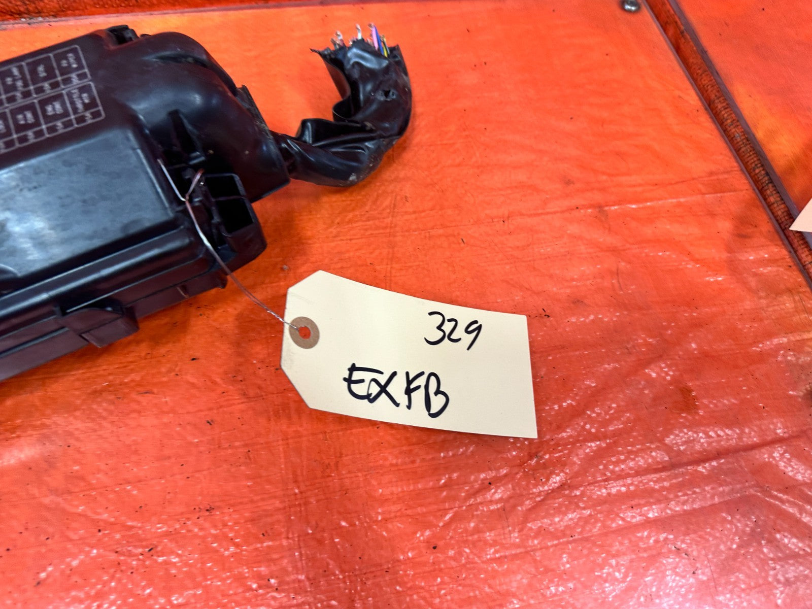 12 15 INFINITI G37 COUPE   EXTERIOR ENGINE BAY UNDER HOOD FUSE BOX PANEL OEM 3291