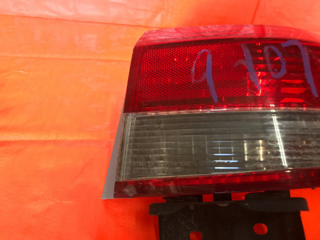 OEM 2003 2004 03 04 HONDA ACCORD   SEDAN   PASSENGER RIGHT OUTER TAIL LIGHT LAMP1