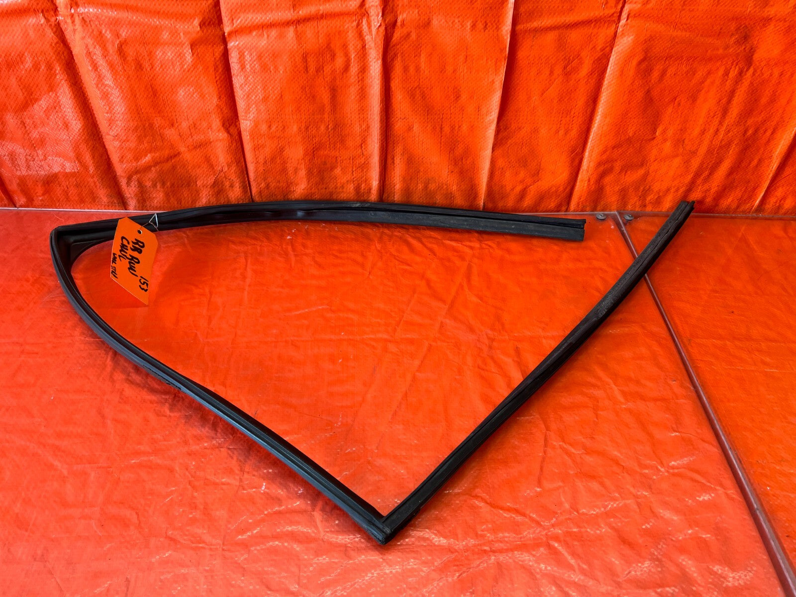 13 18 ACURA RDX   PASSENGER RIGHT REAR DOOR RUN CHANNEL RUBBER GASKET OEM #15310
