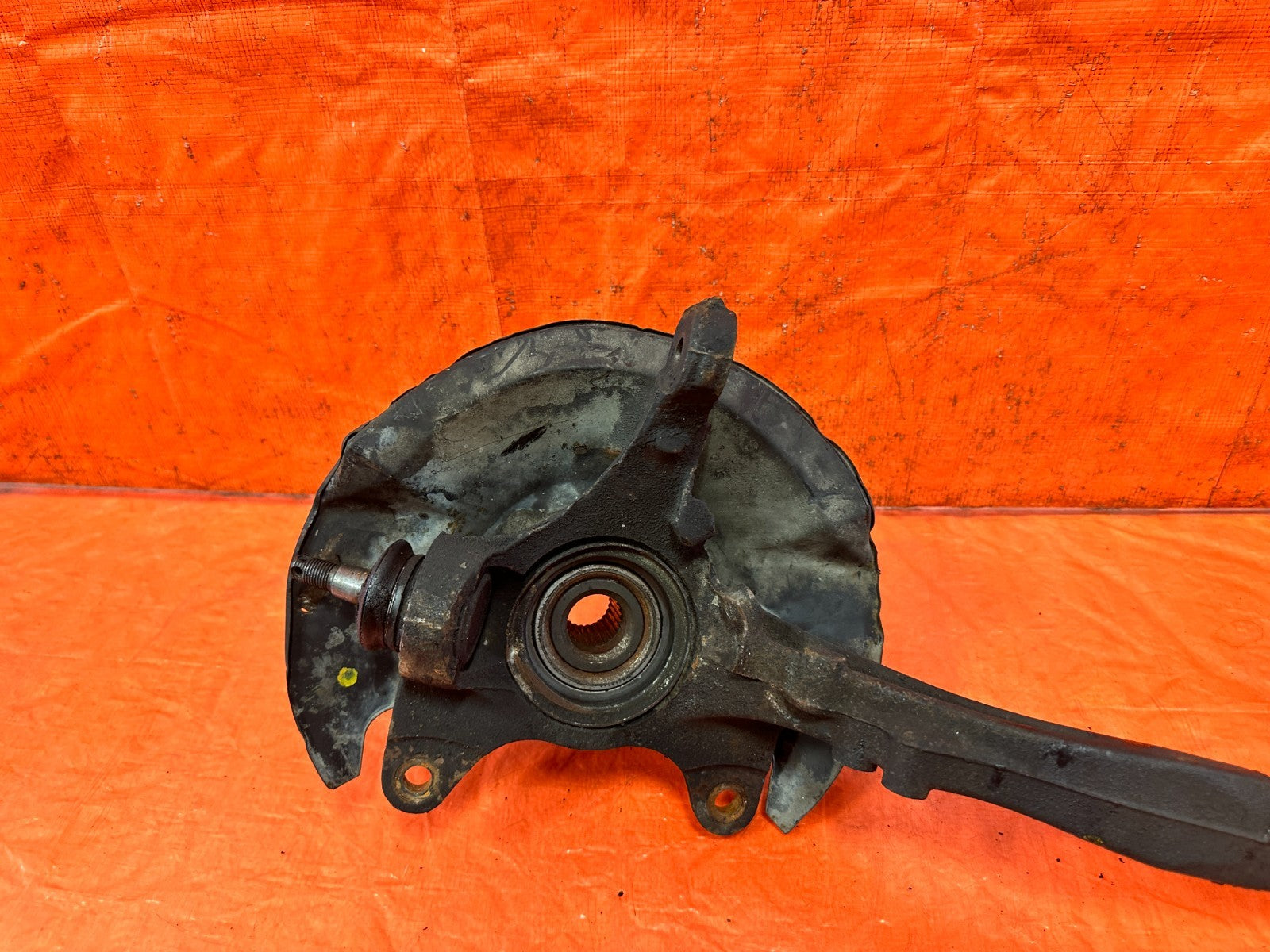 92 95 HONDA CIVIC   EX MODEL   DRIVER LEFT FRONT SPINDLE KNUCKLE HUB   3279