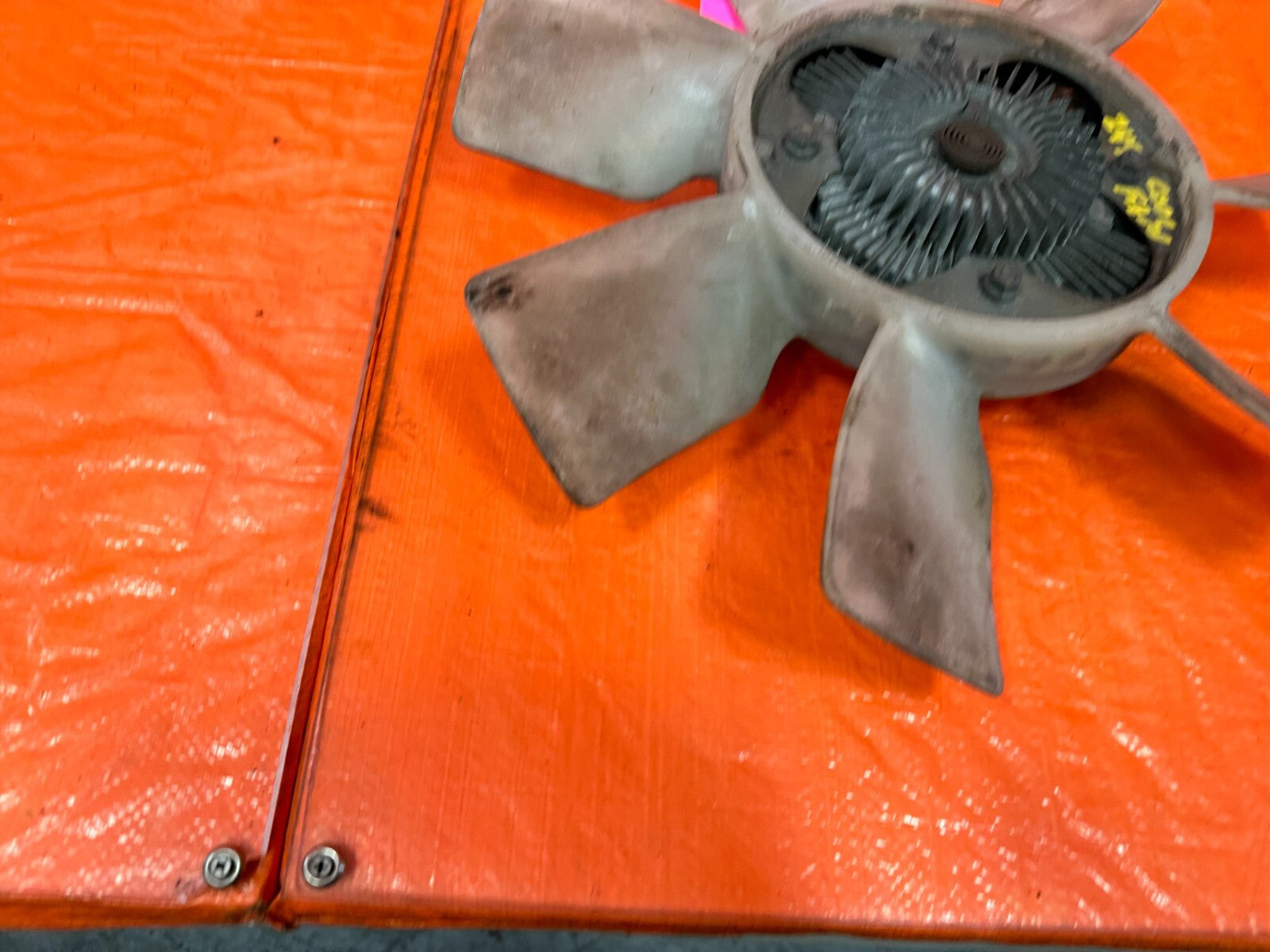96 00 TOYOTA TACOMA   RADIATOR SHROUD COOLING FAN BLADE AND MOTOR   OEM #24911
