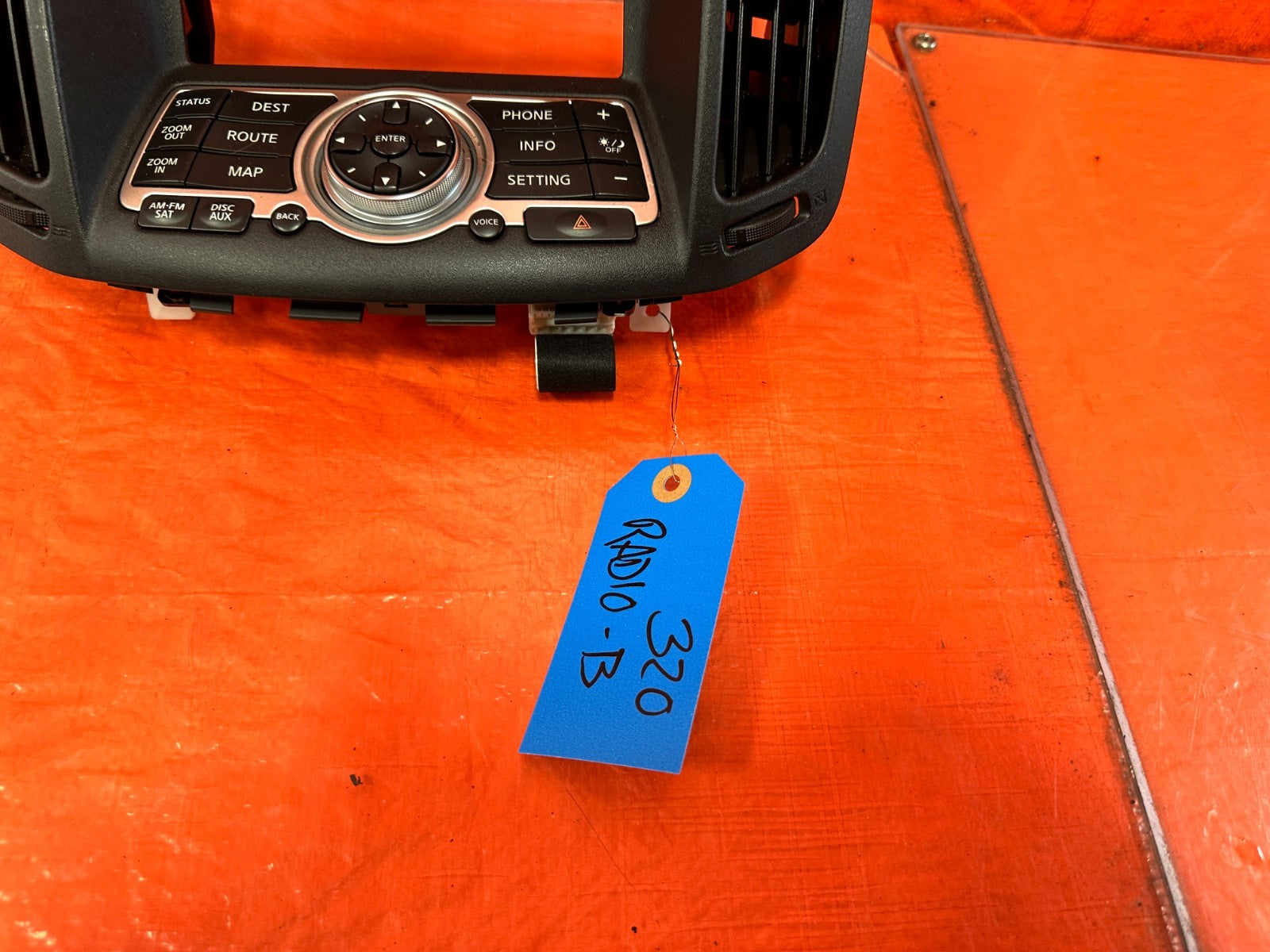 08 09 INFINITI G37 2D COUPE   NAVIGATION CONTROL MODULE W/ BEZEL   OEM #3201