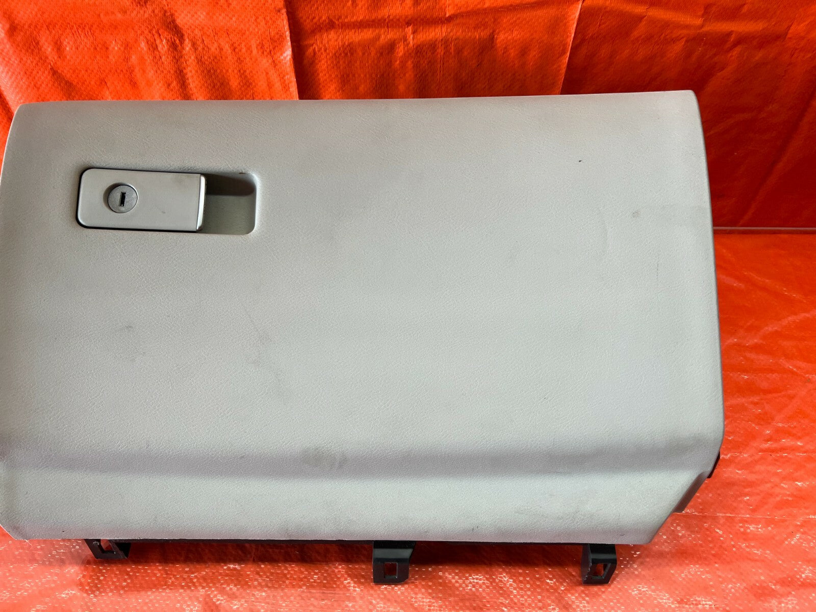 14 20 INFINITI Q50 / 17 20 Q60   GLOVE BOX ASSEMBLY   IVORY COLOR OEM #1134