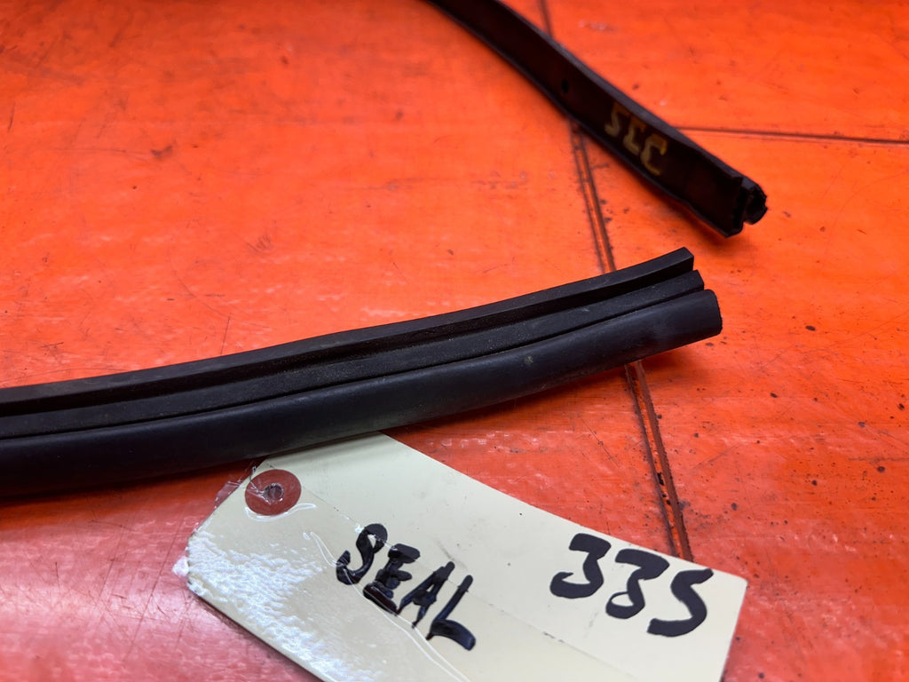 97 01 HONDA PRELUDE 2.2L DOOR SILL LOWER WEATHER STRIP RUBBER SEAL OEM #33611