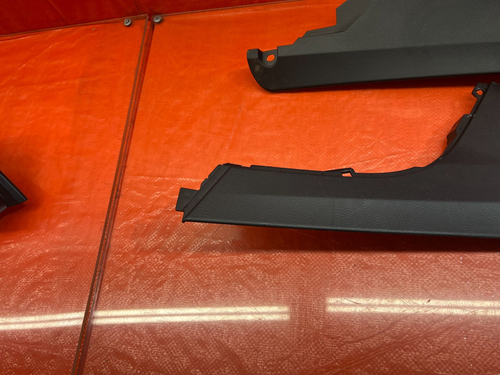 15 21 SUBARU WRX & STI   ARM REST CENTER SHIFTER CONSOLE TRIM   LEFT & RIGHT 1707