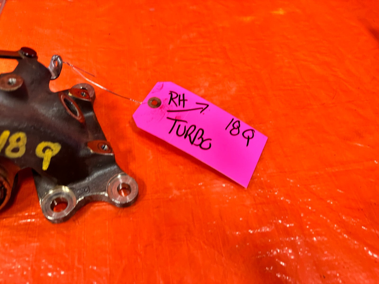 16 20 INFINITI Q50 & Q60   3.0L 300HP   PASSENGER RIGHT TURBO CHARGER HOUSING 184
