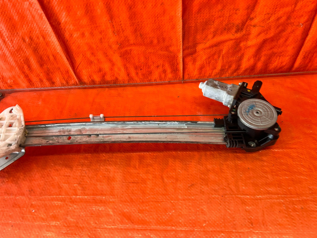 13 18 ACURA RDX BASE   PASSENGER RIGHT FRONT WINDOW REGULATOR W/ MOTOR OEM #1535
