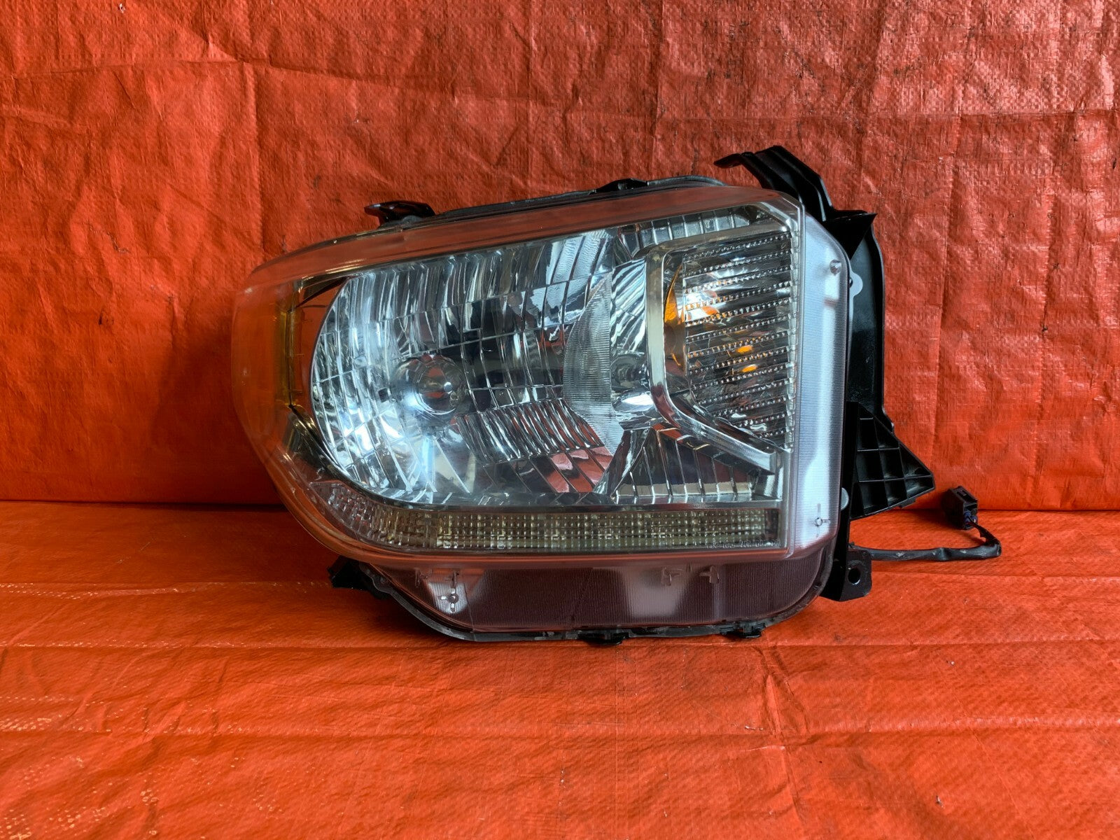 OEM 2014 2015 2016 2017 TOYOTA TUNDRA   PASSENGER RIGHT HEADLIGHT HEADLAMP W LED0